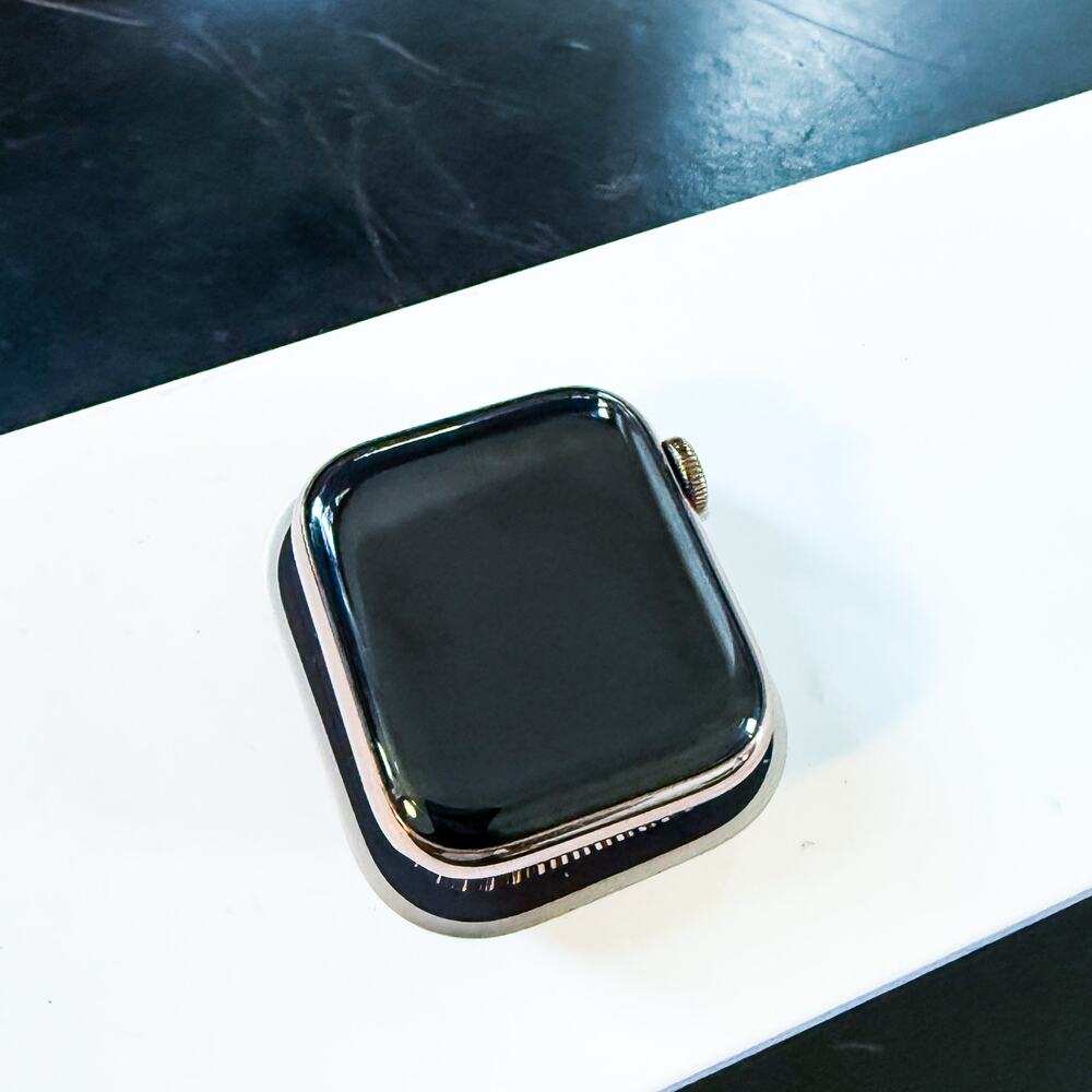 APPLE Watch Series 5 40mm Gold Stainless Steel GPS Smartwatch